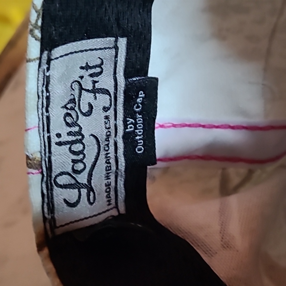 Realtree Camouflage Hat with Pink Accents (111) - Picture 4 of 5